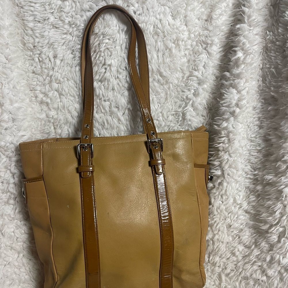 Vintage Coach Leatherware Est. 1941 tan shoulder bag with brown straps and trims - Picture 8 of 16